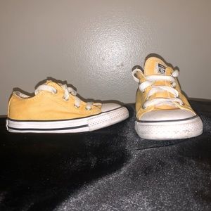 Size 8 kids converse